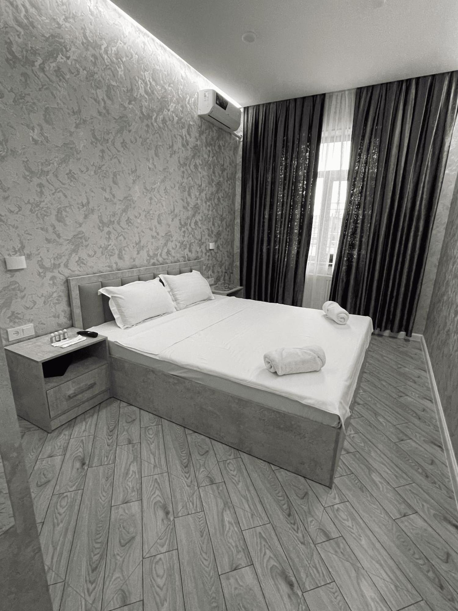 Revel Hotel Tachkent Extérieur photo